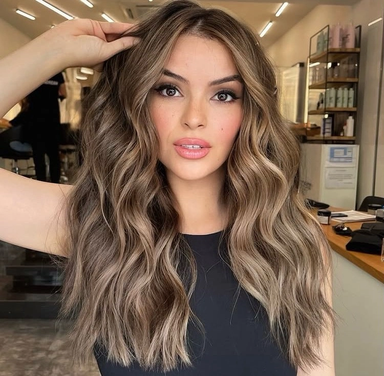 Tousled Sandy Brown Layers with Beach Waves