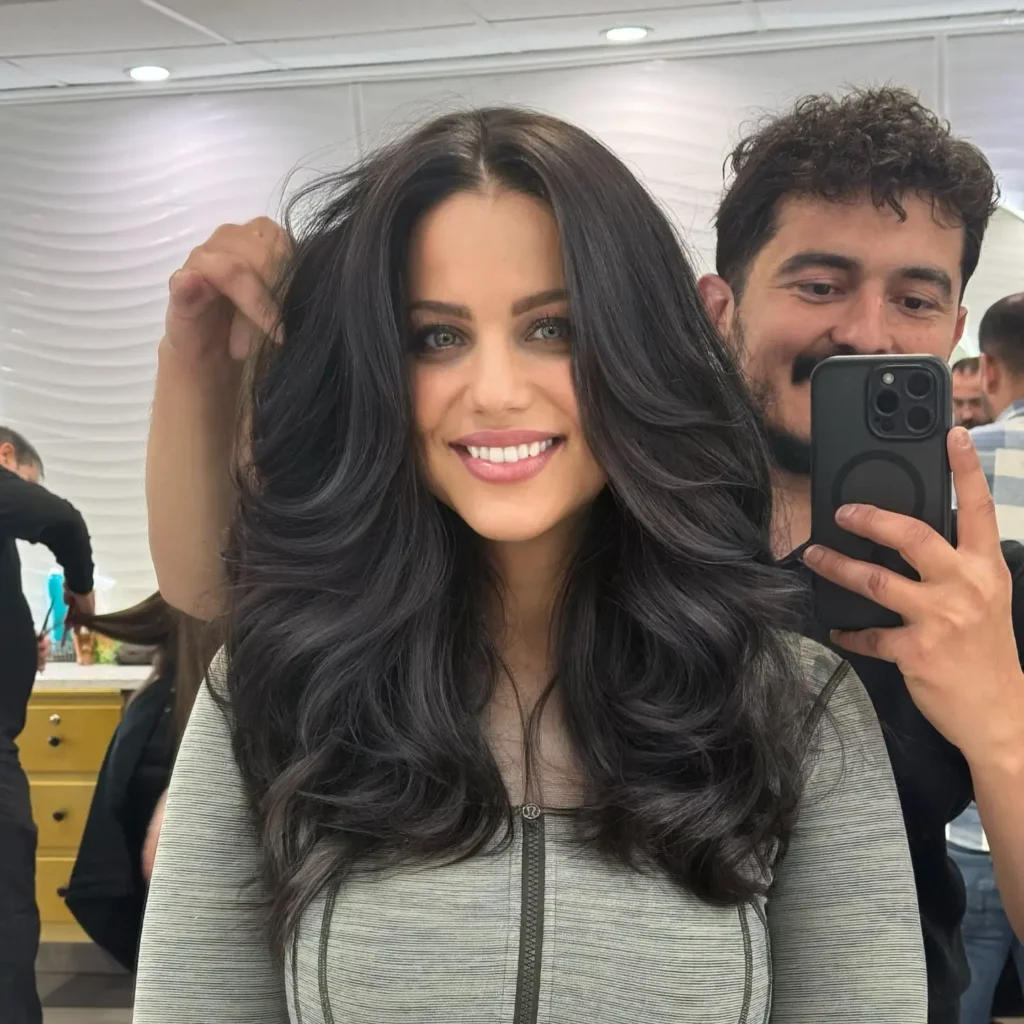 Voluminous Dark Wavy Blowout